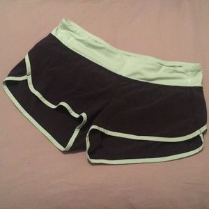 Speed up Lulu lemon running shorts 2.5”